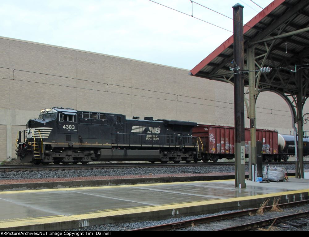 NS 4383 on empty oiler